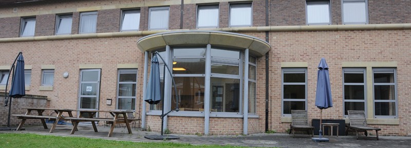 scala-gebouw-tuin-800x288